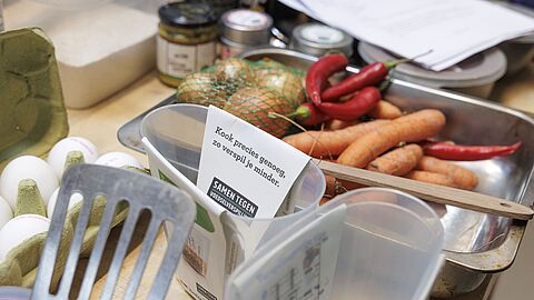Workshop koken met restjes, de materialen staat op de tafel