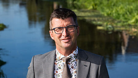 Portret Henk Veldhuizen door Evert van de Worp